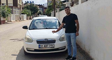 Düğünden yükselen silah sesleri nedeniyle kızını eve çıkaran adamın aracına yorgun mermi isabet etti