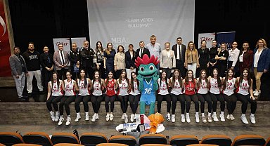 Dünya Kız Çocukları Günü'nde Eker Spor Kulübü'nden ilham veren buluşma
