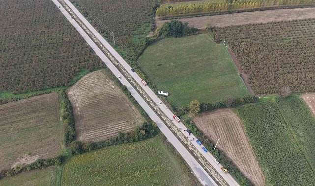 Düzce'de akaryakıt yüklü tanker devrildi