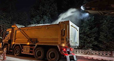 Düzce'de asfalt mesaisi gece gündüz sürüyor