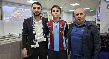 Düzce'de Beşiktaşlılar ve Trabzonsporlular, maçı birlikte izledi