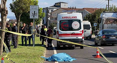 Düzce'de motosiklet yayaya çarptı: 1 ölü, 1 ağır yaralı