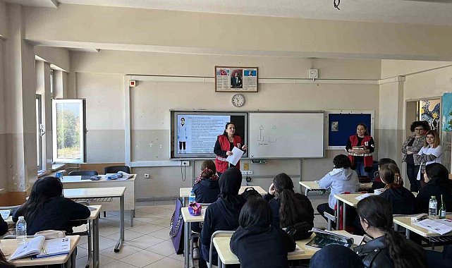 Düzce'de öğrencilere Kızılay haftası bilgilendirmesi