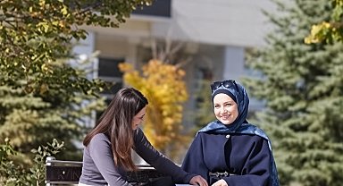 EBYÜ kampüsünde sonbahar güzelliği