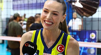 Eda Erdem: "Kadın voleybolu olarak Türk halkının gönlünde bir yerimizin olduğunun farkındayız"