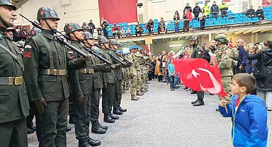 Edirne'de Cumhuriyet coşkusuna bayraklı küçük çocuk damga vurdu