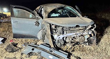 Edirne'de göçmenleri taşıyan otomobil tarlaya devrildi: 10 yaralı