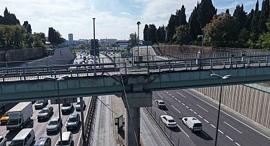 Edirnekapı Metrobüs durağında üst geçit çilesi: Geçici denildi, aylardır kapalı kaldı