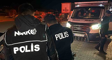 Edremit'te 8 aranan şahıs yakalandı