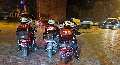 Edremit'te polisten suçlulara geçit yok: 39 aranan şahıs yakalandı
