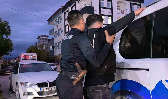 Ehliyet sınavında düzenekle yakalandı, gözaltına alındı