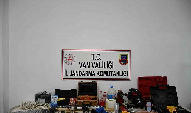 El yapımı patlayıcıyla kaya mezarda define arayanlara suçüstü