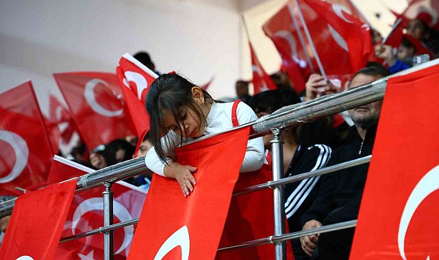 Elazığ'da Cumhuriyet'in 103. yılı coşkuyla kutlandı