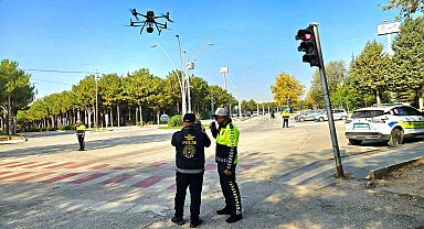 Elazığ'da KPSS adaylarının kullandığı yollar dronla denetlendi