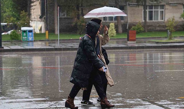 Elazığ'da sağanak etkili oldu