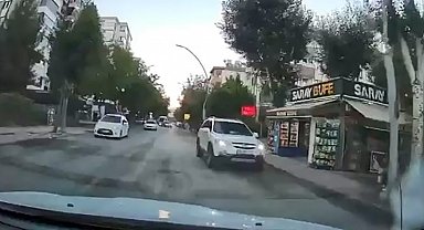 Elazığ'da ters şeritten gelen sürücü trafiği tehlikeye attı