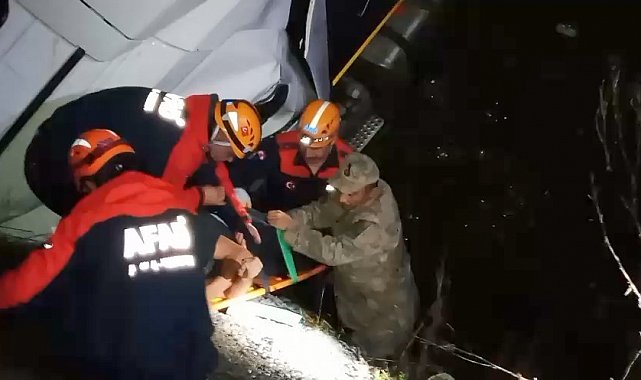 Elazığ'da tır şarampole uçtu: 2 yaralı
