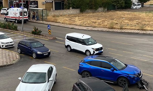 Elazığ'da trafik kazası: 3 yaralı