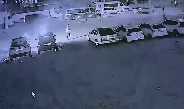 Elinde benzin bidonuyla gelip galerideki 6 aracı ateşe verdi