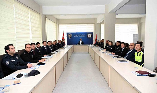 Emniyet Müdürü Doköz, birim amirleriyle toplantı yaptı