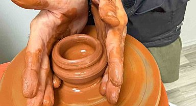 Engelli bireyler çömlek sanatıyla buluştu