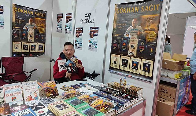 Engelsiz Yazar kitap fuarında okurlarıyla buluştu
