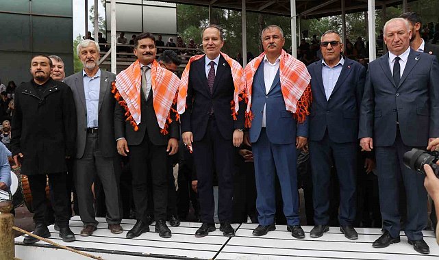 Erbakan, Beyağaç er meydanında pehlivanları yalnız bırakmadı