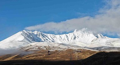 Erciyes'e kar yağdı, güzel görüntüler ortaya çıktı