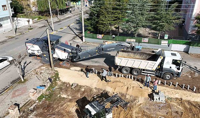 Ertuğrul Gazi Caddesi'nde sıcak asfalt çalışmaları başladı