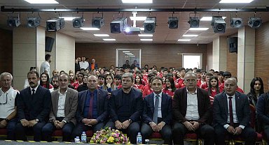 Ertuğrul Sağlam'dan gençlere ahlak ve başarı tavsiyesi