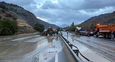 Erzincan-Erzurum kara yolu kontrollü olarak trafiğe açıldı