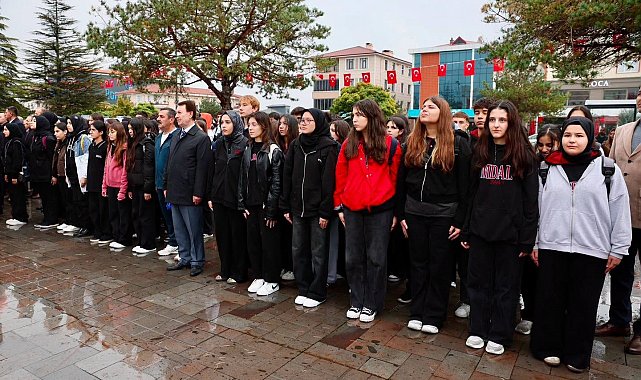 Erzincan'da 29 Ekim Cumhuriyet Bayramı için çelenk sunma töreni düzenlendi