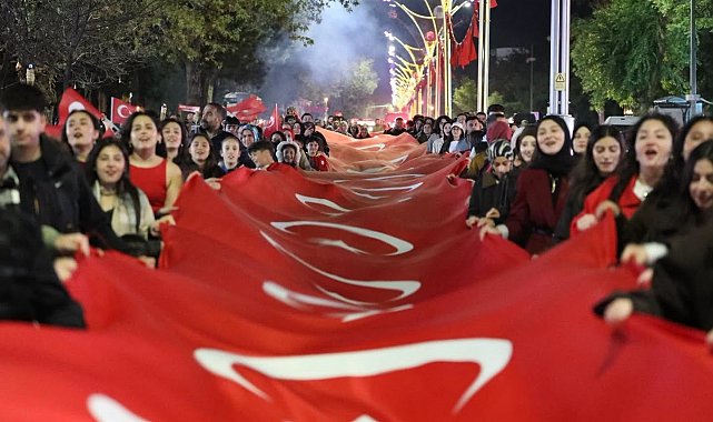 Erzincan'da bayrak yürüyüşü