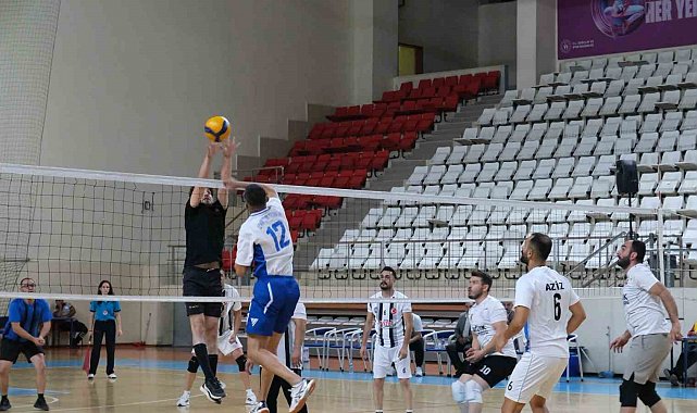 Erzincan'da Kamu Spor Oyunları Voleybol İl Birinciliği başladı