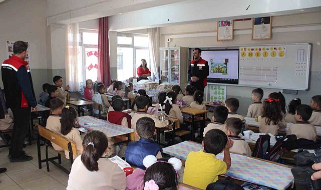 Erzincan'da öğrencilere organik tarım eğitimi