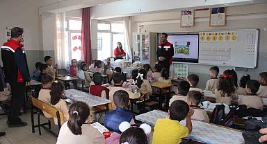 Erzincan'da öğrencilere organik tarım eğitimi