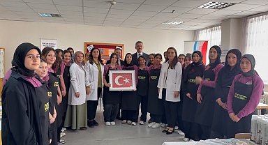 Erzincan'da öğrencilere yönelik kâğıt rölyef kursu başlatıldı