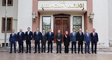 Erzincan'da vali yardımcıları ve kaymakamlarla değerlendirme toplantısı yapıldı