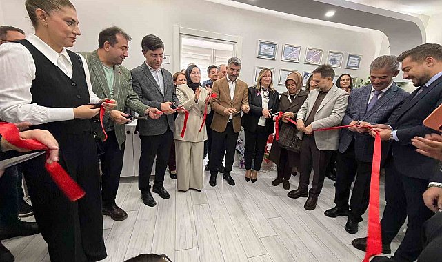 Erzurum protokolü Doç. Dr. Sertaç Zengil'in muayenehane açılışında buluştu