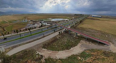 Erzurum'da hayvanların güvenli geçişi için yapılan ekolojik köprü tamamlandı
