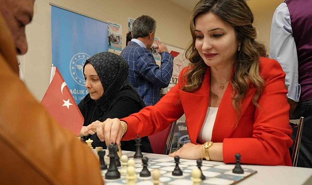 Erzurum'da kuşaklar satranç turnuvasında buluştu