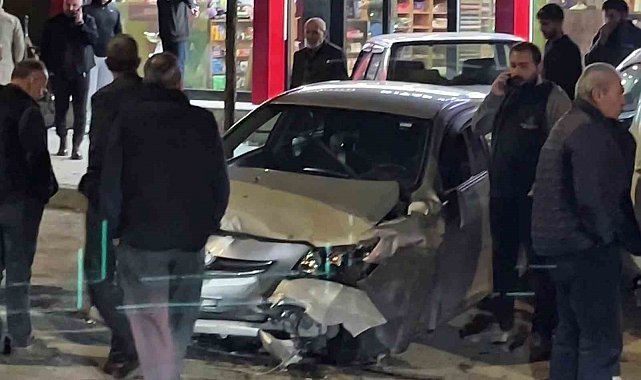 Erzurum'da otomobilin direksiyonu kilitlendi, 3 araç birbirine girdi: 1 yaralı
