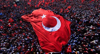 Esenler'de "Al Sancağın Gölgesinde Anadolu" fotoğraf sergisi açıldı