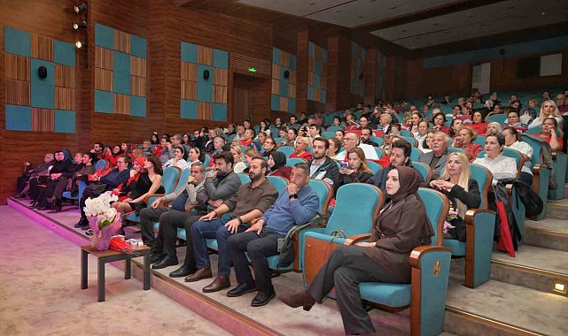 Esenyurt'ta Cumhuriyet coşkusu Türk müziğiyle taçlandı