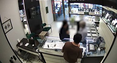 Esenyurt'ta kuyumcuya düzenlenen silahlı saldırının yeni görüntüsü ortaya çıktı