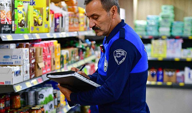 Esenyurt'ta marketlere sıkı denetim: Etiket fiyatları, son kullanma tarihleri ve hijyen şartları kontrol edildi