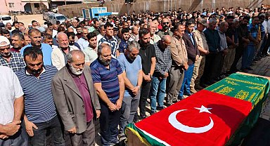Eşi 3. çocuklarına hamile olan genç adamın günler sonra bulunan naaşı, kendisiyle birlikte can veren kardeşinin yanına defnedildi