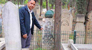 Eski Türkçe harflerle hazırlanan mezar taşının ardındaki Şeyh Ali Sezai Efendi'nin hikayesi