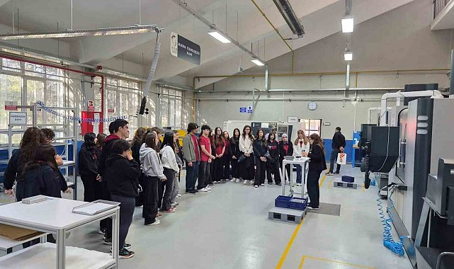 Eskişehir Model Fabrika, İstanbul'dan gelen lise öğrencilerini ağırladı