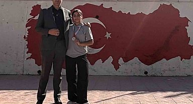 Eskişehir Orgeneral Halil Sözer Ortaokulu, yeni sezona Türkiye birinciliği ile başladı